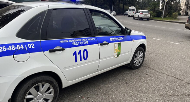 Полицейская машина. Фото: https://www.instagram.com/p/DIRA70qoAZy/ принадлежит компании Meta деятельность которой запрещена в России