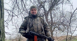 Александр Баранников. Скриншот фото из Telegram-канала администрации Кировского муниципального округа от 12.11.25, https://t.me/akgo_18/22174.