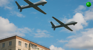 БПЛА во время полета. Иллюстрация создана «Кавказским узлом» с помощью ИИ в программе Copilot БПЛА во время полета. Иллюстрация создана «Кавказским узлом» с помощью ИИ в программе Copilot