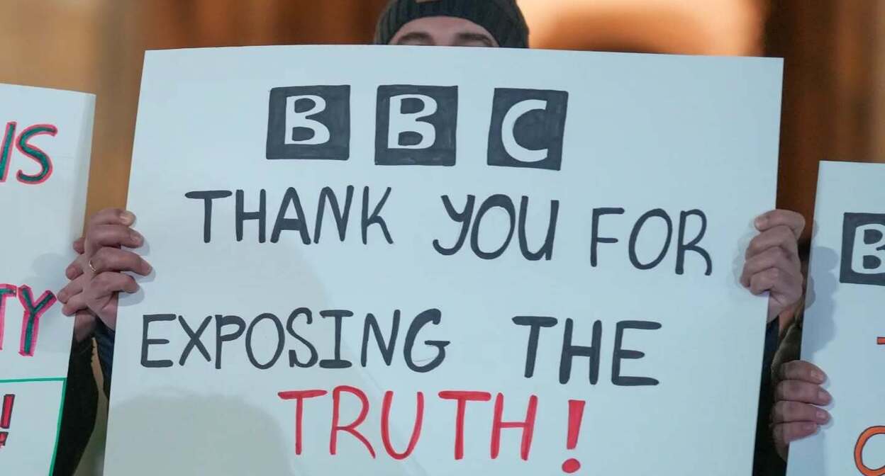 Участники акции на проспекте Руставели, 2 декабря 2025 года. Фото: Alexander Keshelashvili / Publika