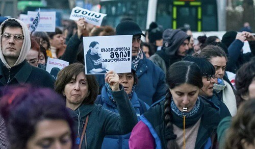 С момента ареста Амаглобели требования об ее освобождении звучат на всех массовых протестных акциях. Фото/https://www.kavkaz-uzel.eu/articles/408125 С момента ареста Амаглобели требования об ее освобождении звучат на всех массовых протестных акциях. Фото/https://www.kavkaz-uzel.eu/articles/408125