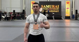 Мансур Мовлаев. Скриншот фото https://www.instagram.com/p/DSIoUuKjFkF/ (деятельность компании Meta, владеющей соцсетью, запрещена в России).