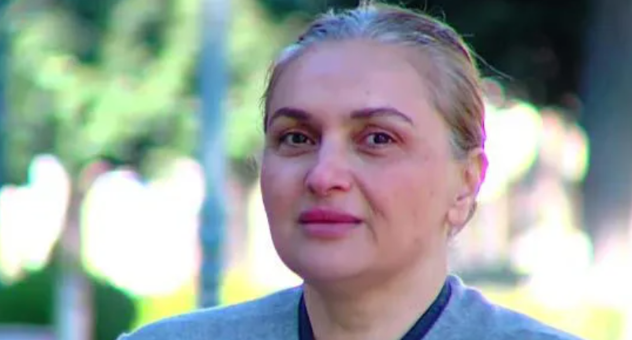 Тамара Меаракишвии. Скриншот фото "Интерпресньюс", https://www.interpressnews.ge/ka/article/858820-tamar-mearaqishvili-chvens-ezoshi-xmauriani-korcili-iqo-gadavige-da-gamochnda-anza-romelzec-mitxres-rom-satelepono-anza-iqo-sheizleba-kartvelebma-daazianon-an-gagvitishon-teleponi-da-omi-daicqoso-amashi-gamoixateboda-chemi-jashushuri-sakmianoba