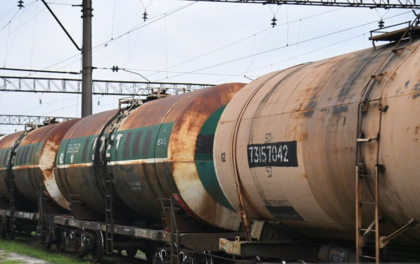 Поезд с бензином. Скриншот фото Trend  от 11.01.26, https://ru.trend.az/business/4140187.html.