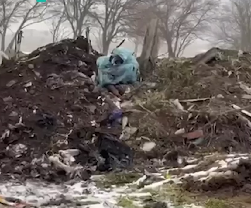 Кадр свалки в Сунже, на которую жаловались жители. 24.01.2026 Фото: Фортанга / Telegram-канал
