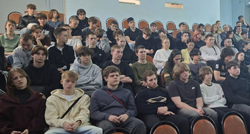 Час памяти «Номера вместо имен: трагедия Холокоста» в Краснодаре. 23 января 2026 г. Фото: https://www.neklib.kubannet.ru/index.php/glavnaya/novosti/18900-23-01-26-nomera-vmesto-imen-tragediya-kholokosta-chas-pamyati-biblioteka-im-a-m-gorkogo