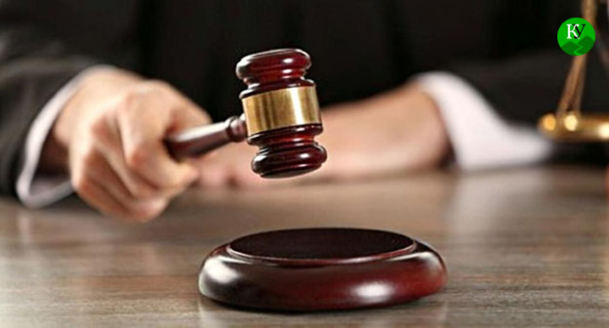 Судейский молоток. Иллюстрация создана "Кавказским узлом" при помощи ИИ в программе Copilot