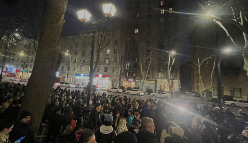 Студенты на акции протеста в Тбилиси. Скриншот фото ТВ "Пирвели" от 22.06.26, https://tvpirveli.ge/ka/siaxleebi/sazogadoeba/121892-aqtsia-iliauntan-ra-gzavnilebit-gamovida-khalkhi-quchashi.