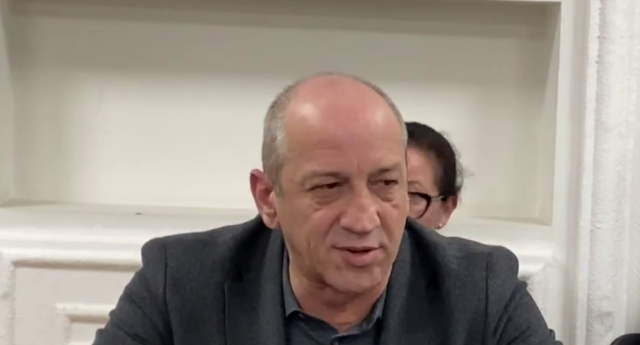 Алхас Какалия. Стоп-кадр видео "Аиашара" от 18.02.26, https://t.me/aiasharaabh/10374.