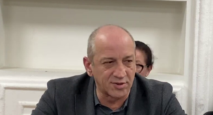 Алхас Какалия. Стоп-кадр видео "Аиашара" от 18.02.26, https://t.me/aiasharaabh/10374.