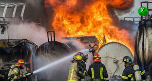 Тушение пожара. Иллюстрация создана "Кавказским узлом" при помощи ИИ в программе Copilot