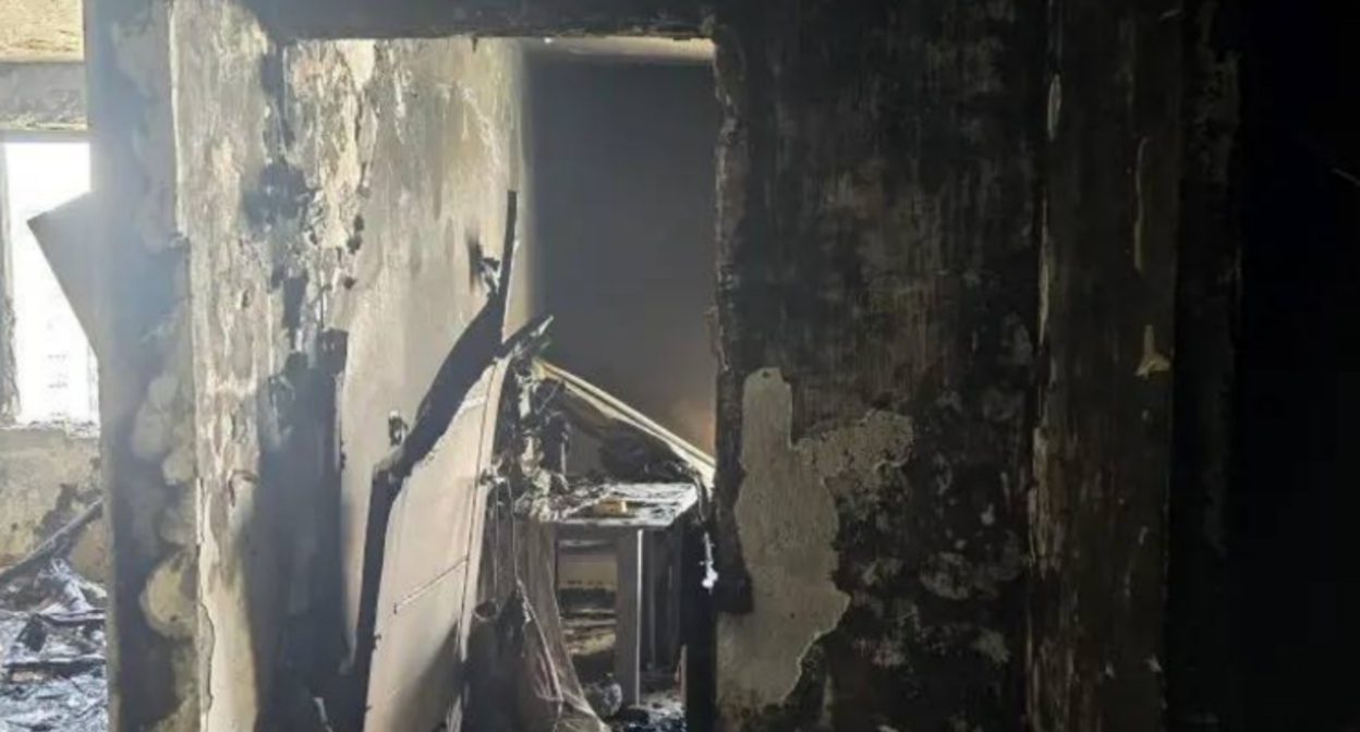 Одна из поврежденных квартир. Скриншот фото из Telegram-канала Евгения Наумова от 18.03.26, https://t.me/emnaumov/7148