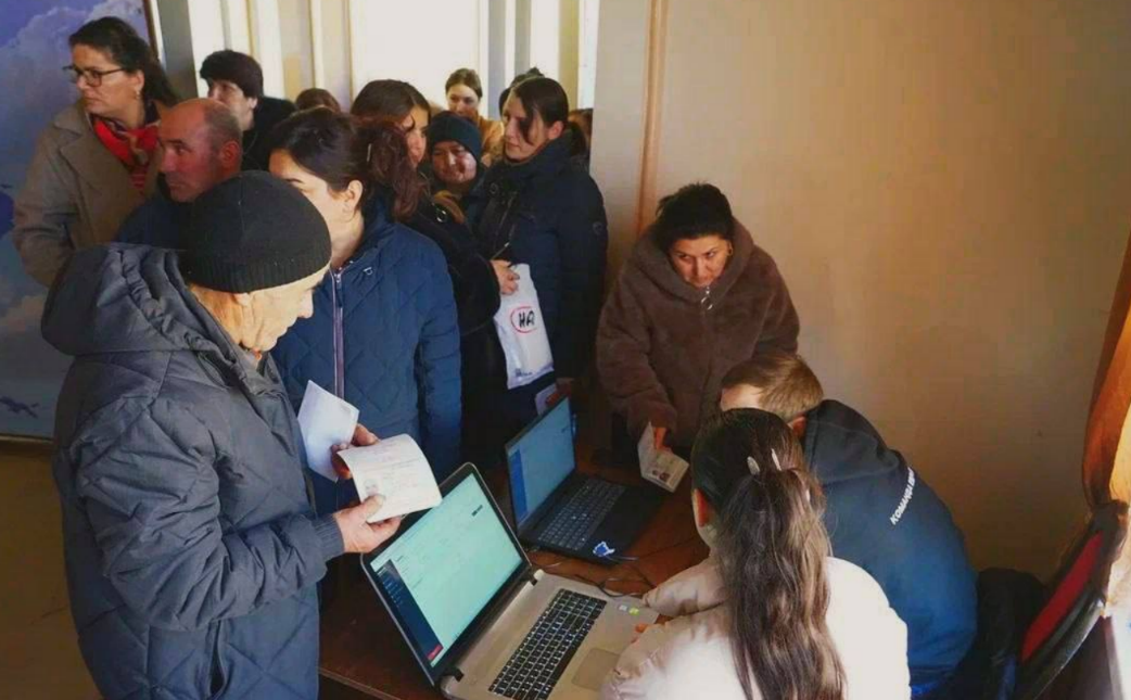 Карабахские беженцы. Фото из Telegram-канала Мики Бадаляна от 20.12.25, https://t.me/mikayelbad/45241.