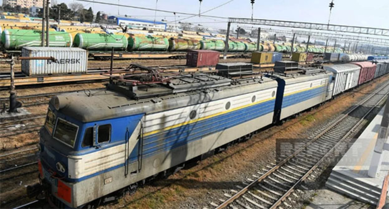 Вагоны с сельхозпродукцией. Фото: Report https://report.az/ru/biznes/iz-azerbajdzhana-v-armeniyu-otpravleny-rossijskie-udobreniya-i-grechka