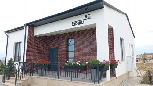 Дом в Хидирли. Фото https://banker.az/agdamin-xidirli-k%C9%99ndin%C9%99-6-min-n%C9%99f%C9%99r-kocurul%C9%99c%C9%99k/