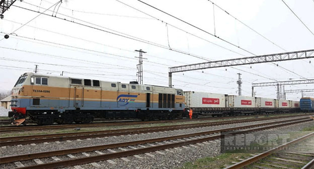 Российский гуманитарный груз для Ирана прибыл в Азербайджан. Фото: Report https://report.az/ru/infrastruktura/rossijskij-gumanitarnyj-gruz-dlya-irana-pribyl-na-stanciyu-garadag Российский гуманитарный груз для Ирана прибыл в Азербайджан. Фото: Report https://report.az/ru/infrastruktura/rossijskij-gumanitarnyj-gruz-dlya-irana-pribyl-na-stanciyu-garadag