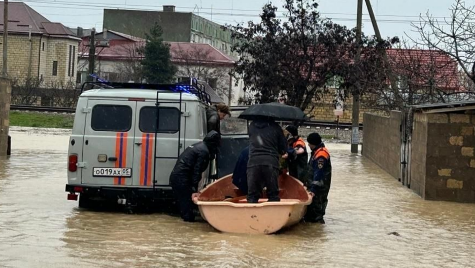 Эвакуация жителей в Дербентском районе. Скриншот фото администрации района от 05.04.26, https://t.me/derbentskiyrayon_official/21832 Эвакуация жителей в Дербентском районе. Скриншот фото администрации района от 05.04.26, https://t.me/derbentskiyrayon_official/21832