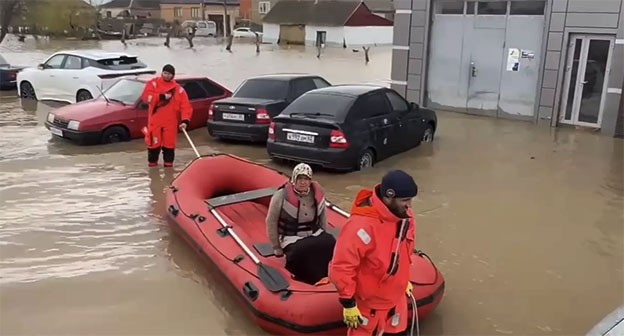 Эвакуация жителей Махачкалы. Фото: Правительство Дагестана/MAX Эвакуация жителей Махачкалы. Фото: Правительство Дагестана/MAX
