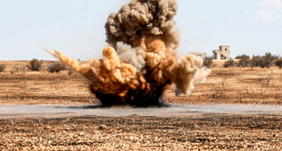 Взрыв мины. Скриншот видео https://video.azertag.az/ru/site/video/308591