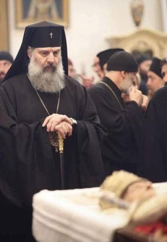 Шио Муджири стоит у гроба Ильи Второго. Фото страница фейсбук** Шио Муджири Шио Муджири стоит у гроба Ильи Второго. Фото страница фейсбук** Шио Муджири
