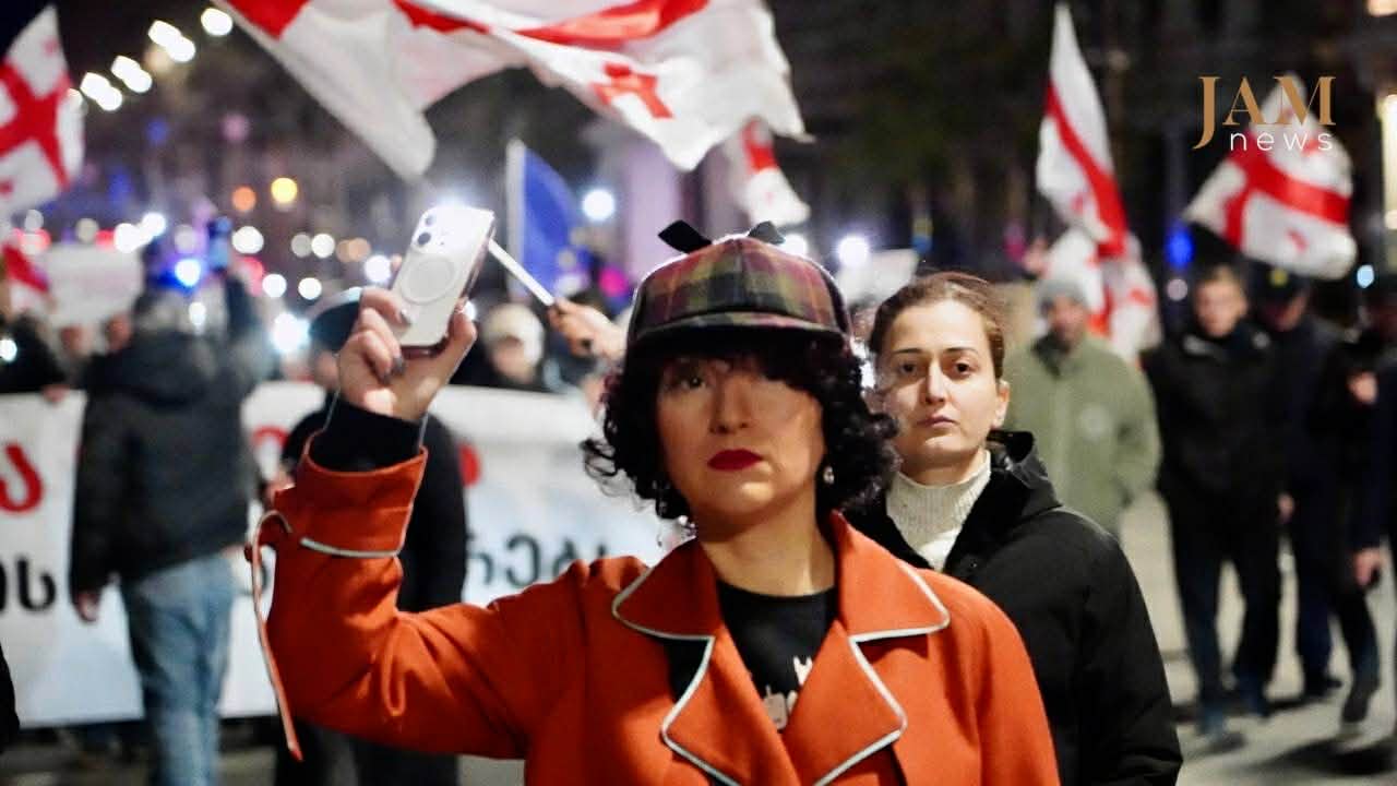 Непрерывные протесты в Тбилиси. Марш солидарности с политзаключенными. Фото JAMnews.
