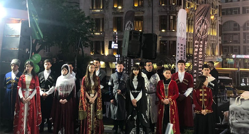 Акция черкесских активистов в Стамбуле. 21 мая 2026 г. Фото: Арслан Коч для "Кавказского узла" Акция черкесских активистов в Стамбуле. 21 мая 2026 г. Фото: Арслан Коч для "Кавказского узла"