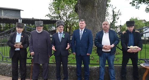 Жители черкесских аулов Кубани отметили годовщину окончания Кавказской войны. Фото Анзора Нибо для "Кавказского узла" Жители черкесских аулов Кубани отметили годовщину окончания Кавказской войны. Фото Анзора Нибо для "Кавказского узла"