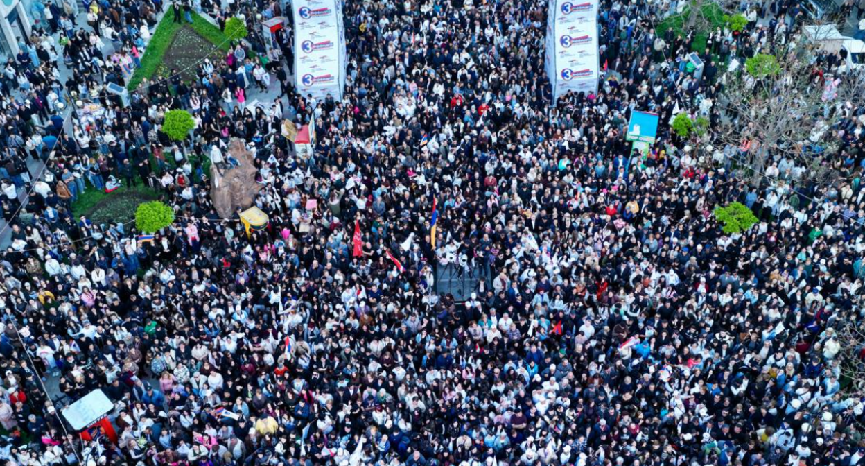 Участники митинга "Сильной Армении" в Ванадзоре. Скриншот фото из Facebook* Самвела Карапетяна https://www.facebook.com/photo?fbid=122178583442928913&set=a.122095132658928913 Участники митинга "Сильной Армении" в Ванадзоре. Скриншот фото из Facebook* Самвела Карапетяна https://www.facebook.com/photo?fbid=122178583442928913&set=a.122095132658928913