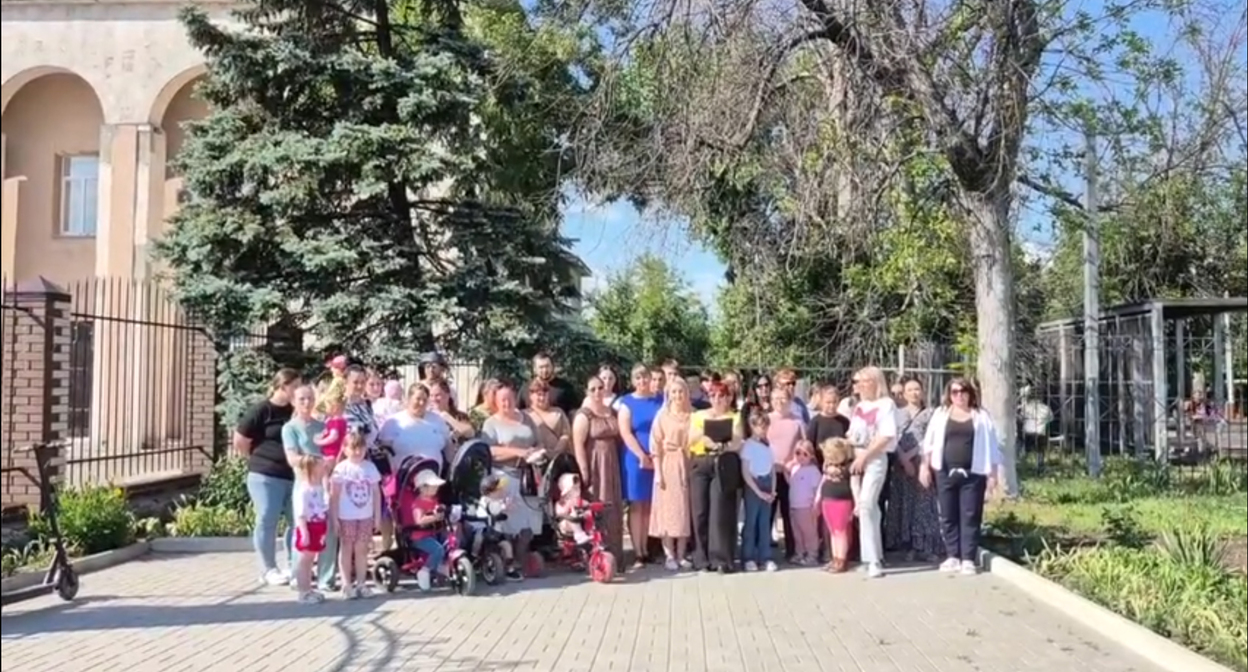 Жители Гуково записывают видеообращение к властям. Кадр из видео https://vk.com/wall521404728_1525 Жители Гуково записывают видеообращение к властям. Кадр из видео https://vk.com/wall521404728_1525