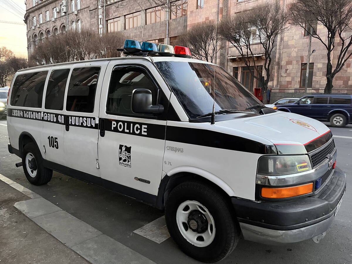 Полиция в Ереване. Иллюстрация создана «Кавказским узлом» с помощью ИИ в программе Copilot Полиция в Ереване. Иллюстрация создана «Кавказским узлом» с помощью ИИ в программе Copilot