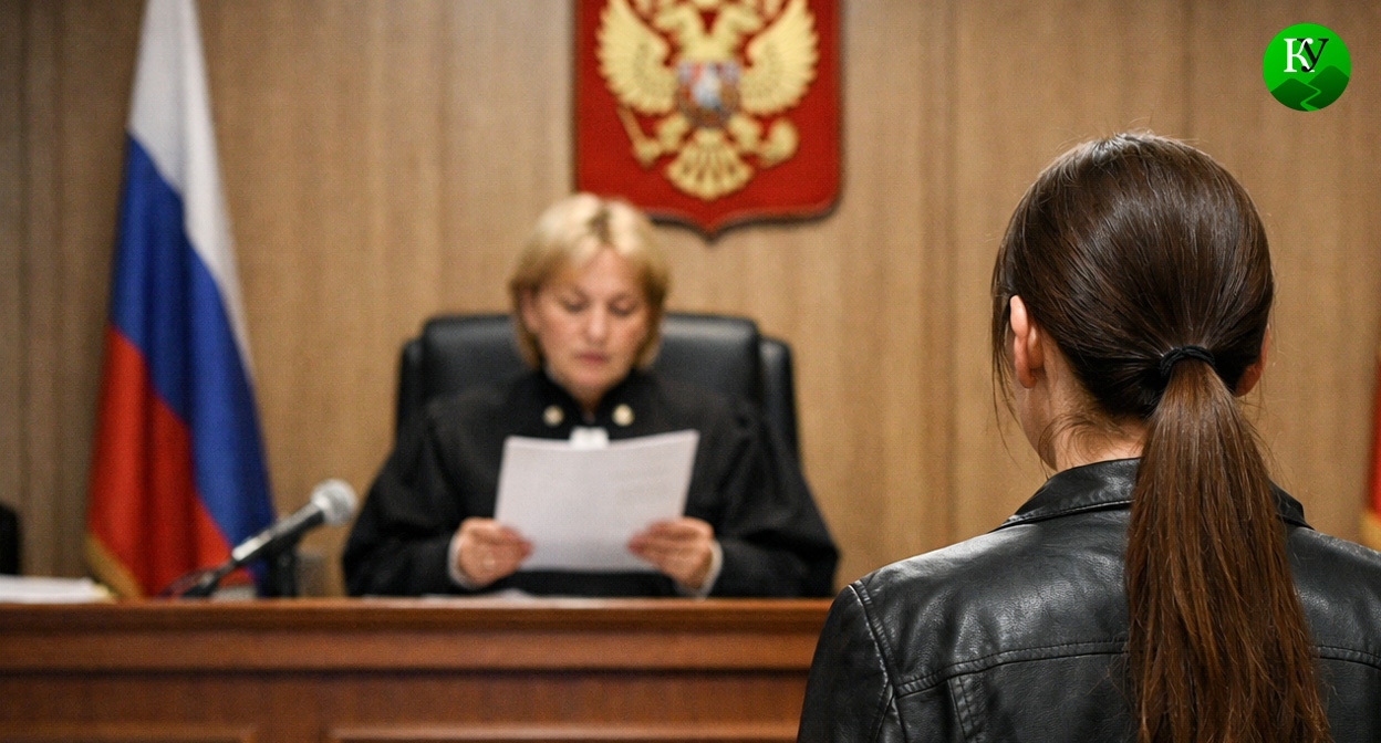 Девушка в суде. Иллюстрация создана «Кавказским узлом» с помощью ИИ в программе Copilot