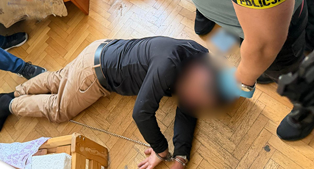 Задержание подозреваемого в убийстве Скрепецкого. Фото: https://www.policja.pl/pol/aktualnosci/278307,Podejrzewany-o-udzial-w-zabojstwie-Rosjanina-w-Bialej-Podlaskiej-zatrzymany.html Задержание подозреваемого в убийстве Скрепецкого. Фото: https://www.policja.pl/pol/aktualnosci/278307,Podejrzewany-o-udzial-w-zabojstwie-Rosjanina-w-Bialej-Podlaskiej-zatrzymany.html