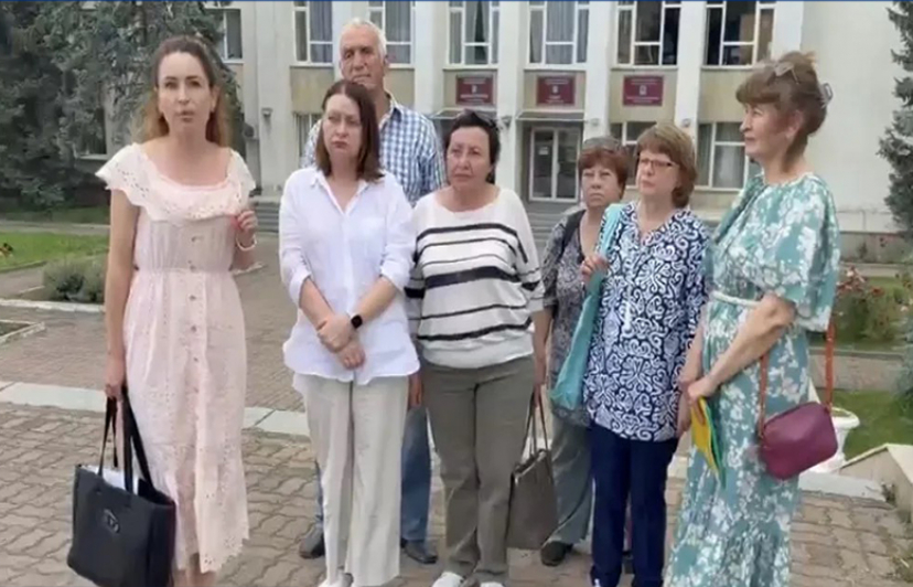 Кадр видеообращения жителей Лермонтова против проекта администрации города по застраиванию зеленой зоны. Фото: Блокнот-Ставрополь / ВКонтакте Кадр видеообращения жителей Лермонтова против проекта администрации города по застраиванию зеленой зоны. Фото: Блокнот-Ставрополь / ВКонтакте