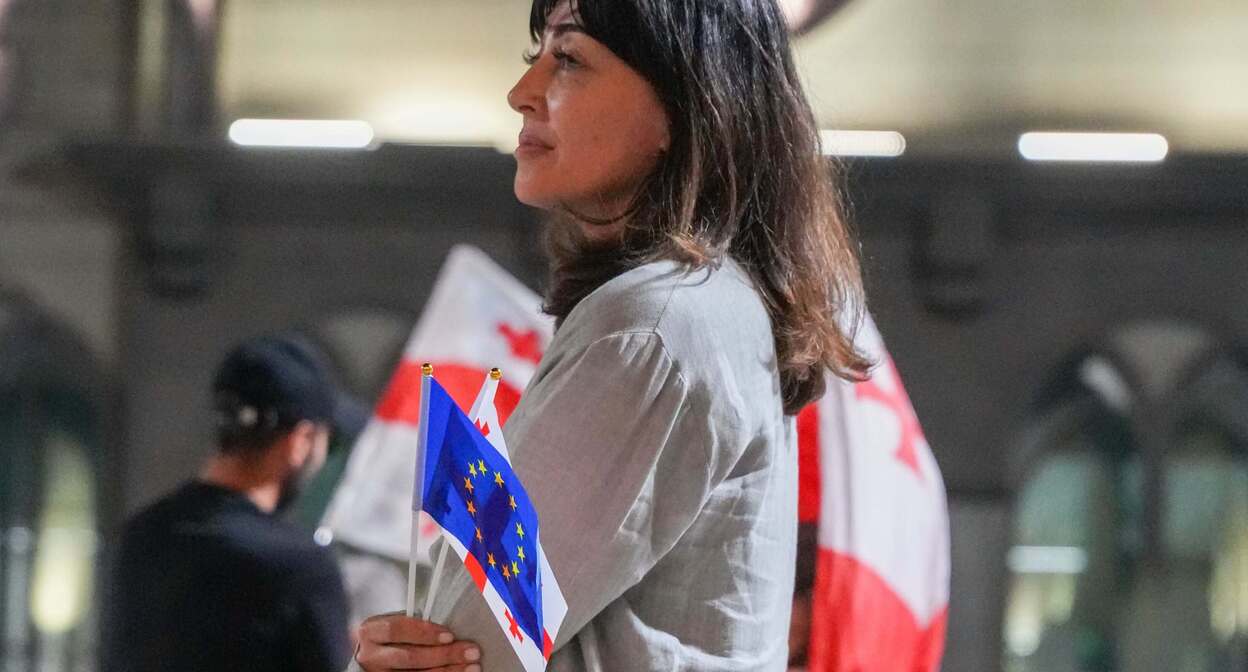 Участница акции протеста на проспекте Руставели. Фото: Nino Kikvadze / Publika