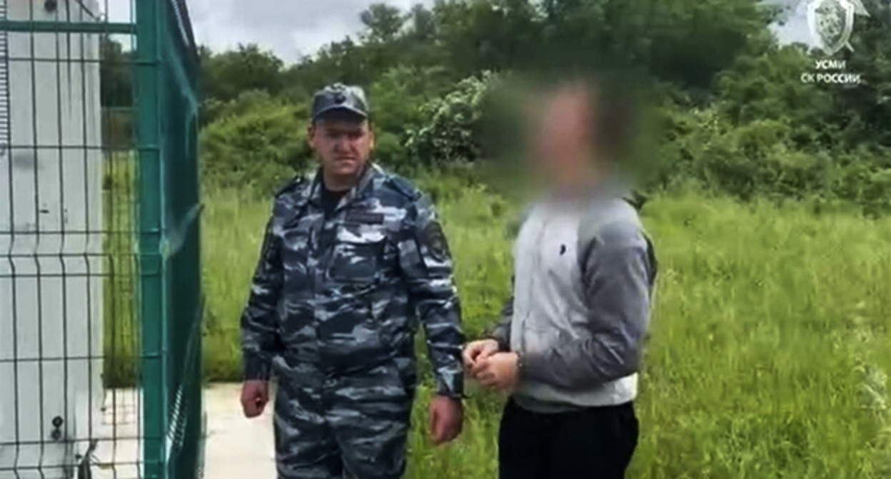 Задержание подростка. Фото: Telegram-канал Следком Задержание подростка. Фото: Telegram-канал Следком