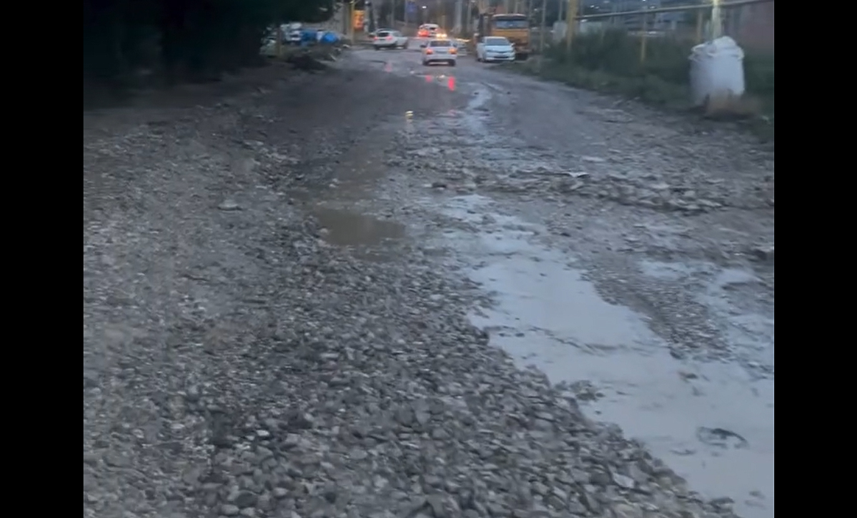 Улица в Ленинкенте. Кадр из видео https://www.instagram.com/shafi_life_/reel/DaLBC_FIuWn (деятельность компании Meta (владеет Facebook, Instagram и WhatsApp) запрещена в России) Улица в Ленинкенте. Кадр из видео https://www.instagram.com/shafi_life_/reel/DaLBC_FIuWn (деятельность компании Meta (владеет Facebook, Instagram и WhatsApp) запрещена в России)