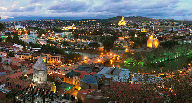 Тбилиси. Фото: Omicroñ'R. https://ru.wikipedia.org/ Тбилиси. Фото: Omicroñ'R. https://ru.wikipedia.org/