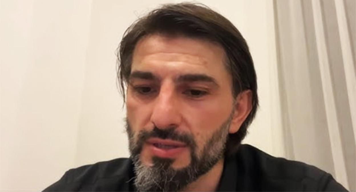 Адам Аушев. Скриншот видео https://www.youtube.com/watch?v=g3r42cwj_eQ Адам Аушев. Скриншот видео https://www.youtube.com/watch?v=g3r42cwj_eQ