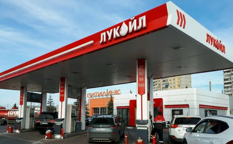 АЗС "Лукойла" в Волгограде. Скриншот фото с сервиса "Яндекс.Карты" АЗС "Лукойла" в Волгограде. Скриншот фото с сервиса "Яндекс.Карты"