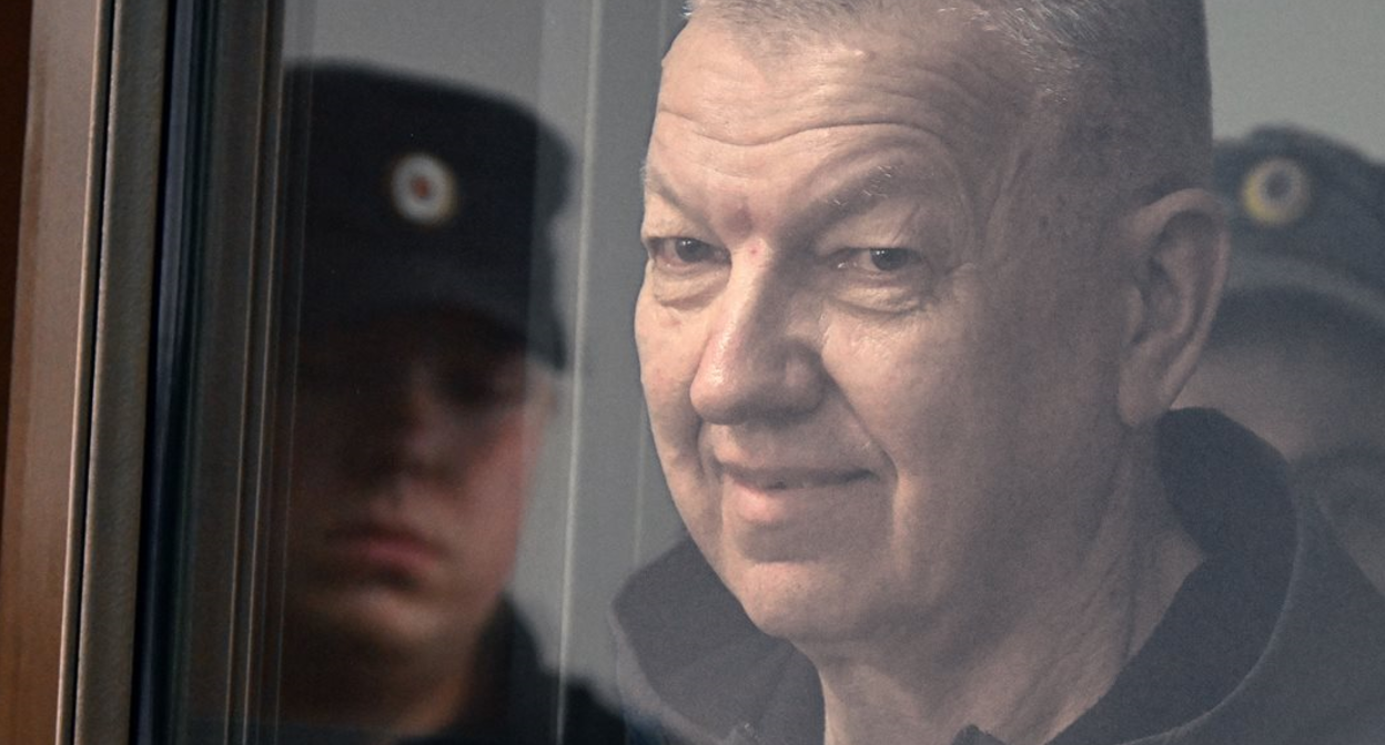 Кадр главы службы безопасности концерна "Покровский" Сергея Ечкалова. Фото: Коммерсант / Telegram-канал
Кадр главы службы безопасности концерна "Покровский" Сергея Ечкалова. Фото: Коммерсант / Telegram-канал