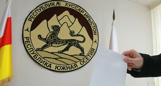 На избирательном участке Южной Осетии. Фото: https://cikruo.ru/rezultaty-golosovaniya/ На избирательном участке Южной Осетии. Фото: https://cikruo.ru/rezultaty-golosovaniya/