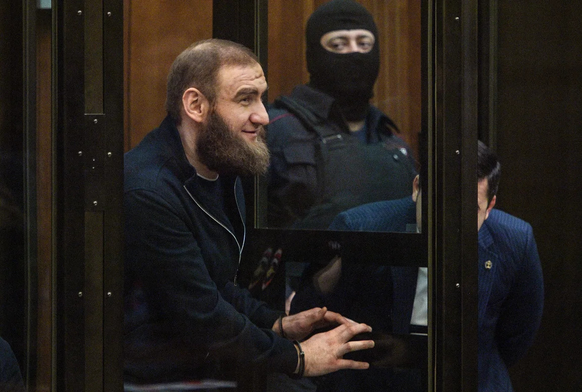 Осужденный бывший сенатор Рауф Арашуков в суде. Фото: Коммерсант / https://www.kommersant.ru/doc/8922759 Осужденный бывший сенатор Рауф Арашуков в суде. Фото: Коммерсант / https://www.kommersant.ru/doc/8922759