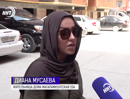 Жители многоквартирного дома в Махачкале с аварийным лифтом. Фото: ННТ / Telegram-канал Жители многоквартирного дома в Махачкале с аварийным лифтом. Фото: ННТ / Telegram-канал