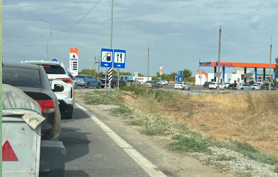 Очередь на АЗС в Дубровке 05.09.26. Скриншот фото из чата «Где бензин, Волгоград» https://t.me/benzinvlg/11530. Очередь на АЗС в Дубровке 05.09.26. Скриншот фото из чата «Где бензин, Волгоград» https://t.me/benzinvlg/11530.
