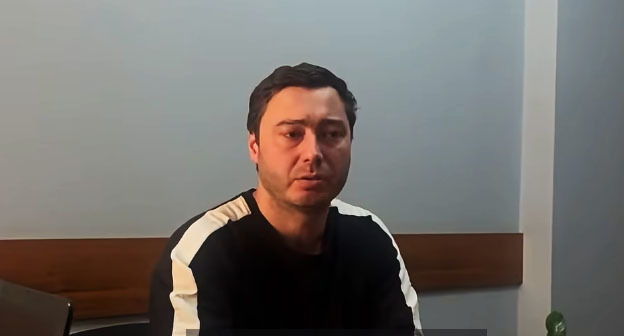 Роман Дарсалия. Скриншот видео https://www.facebook.com/apsny.today/videos принадлежит компании Meta деятельность которой запрещена в России Роман Дарсалия. Скриншот видео https://www.facebook.com/apsny.today/videos принадлежит компании Meta деятельность которой запрещена в России