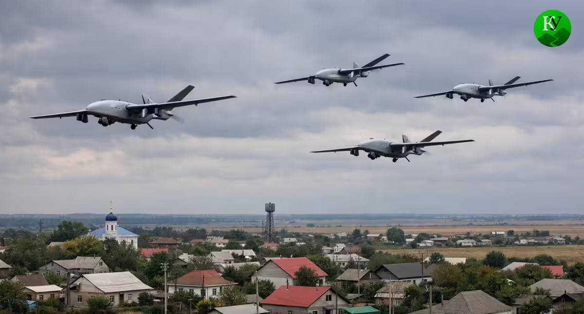 БПЛА над селом. Иллюстрация создана «Кавказским узлом» с помощью ИИ в программе Copilot БПЛА над селом. Иллюстрация создана «Кавказским узлом» с помощью ИИ в программе Copilot
