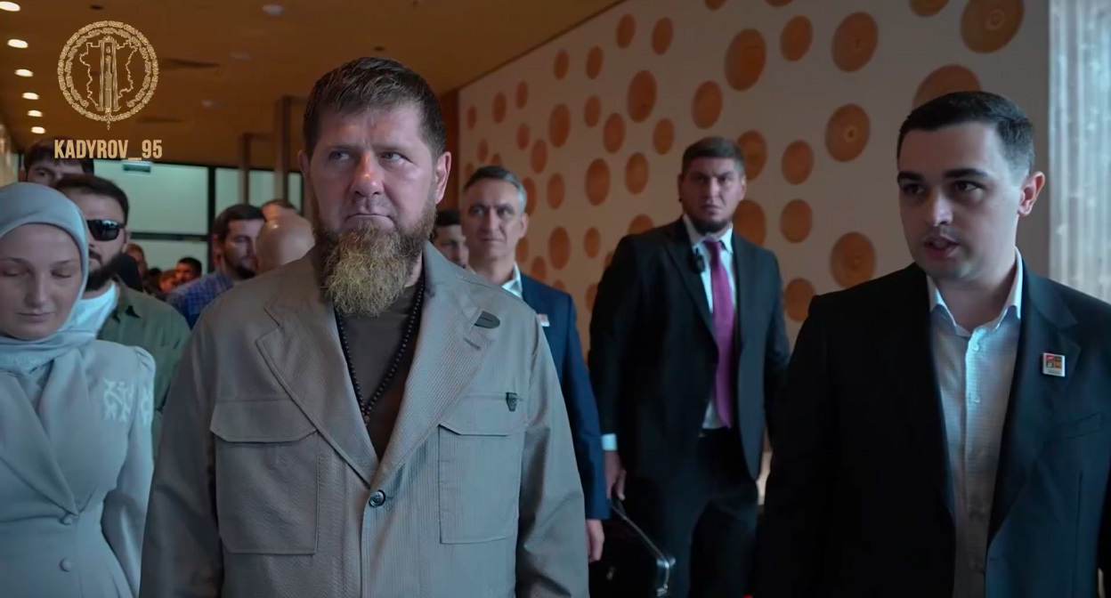 Кадыров на открытии ресторана. Кадр из видео: https://t.me/RKadyrov_95/6918 Кадыров на открытии ресторана. Кадр из видео: https://t.me/RKadyrov_95/6918