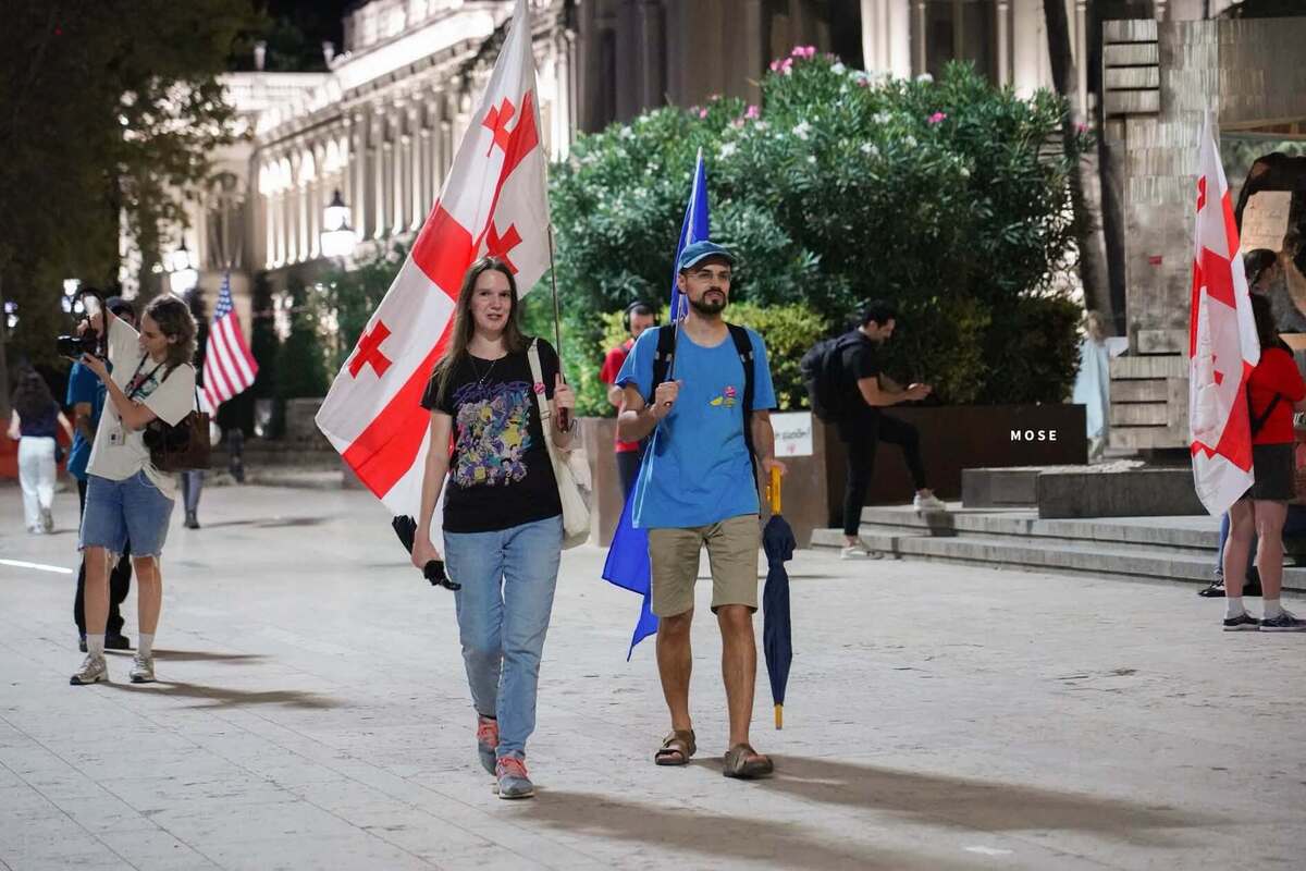 Участники непрерывных акций на Руставели в Тбилиси. Фото: MO SE / Facebook Участники непрерывных акций на Руставели в Тбилиси. Фото: MO SE / Facebook