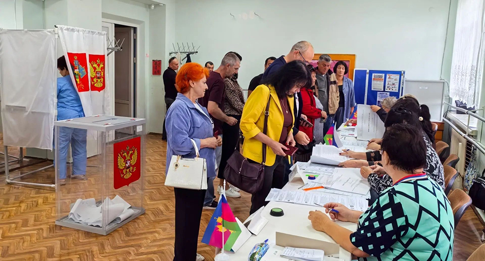На избирательном участке. Фото избиркома Краснодарского края, https://vk.ru/wall-154091417_2206 На избирательном участке. Фото избиркома Краснодарского края, https://vk.ru/wall-154091417_2206