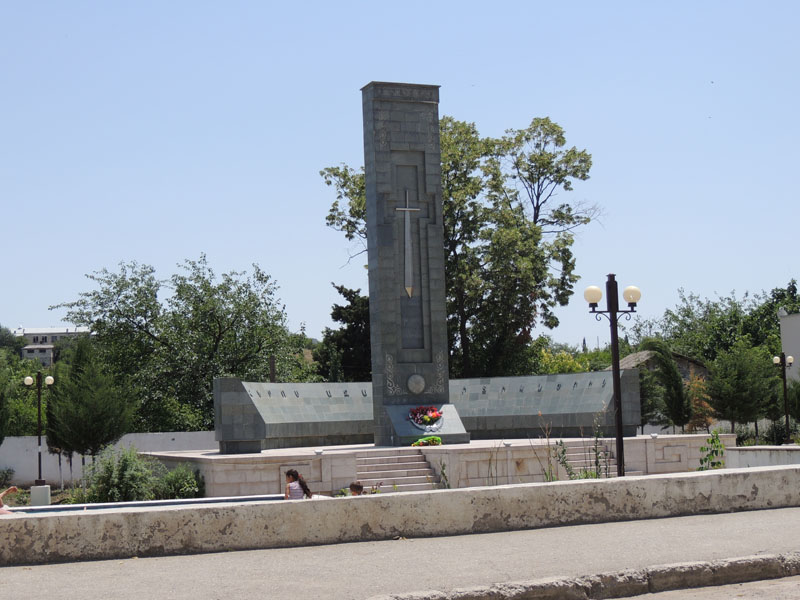 Памятник погибшим воинам в Карабахской войне.